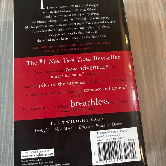 Twilight Series Books 2 Hardcover and 2 paperback - Picture 4 of 10